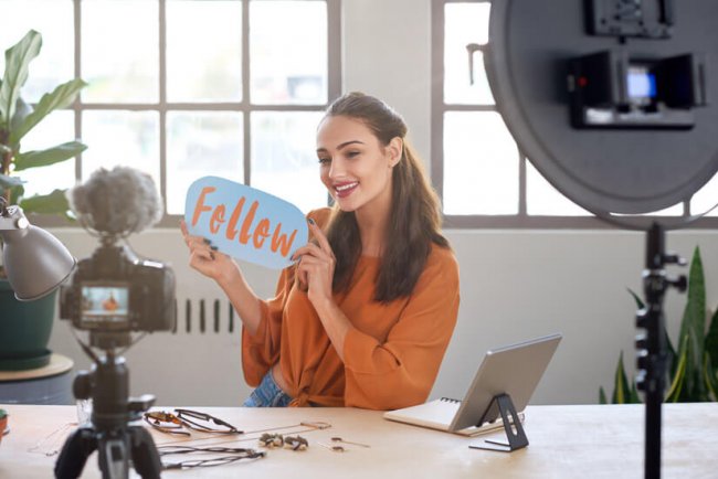Vlogger tInfluencer Marketing Influencer Marketing